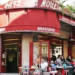 Charming Flat In Montmartre