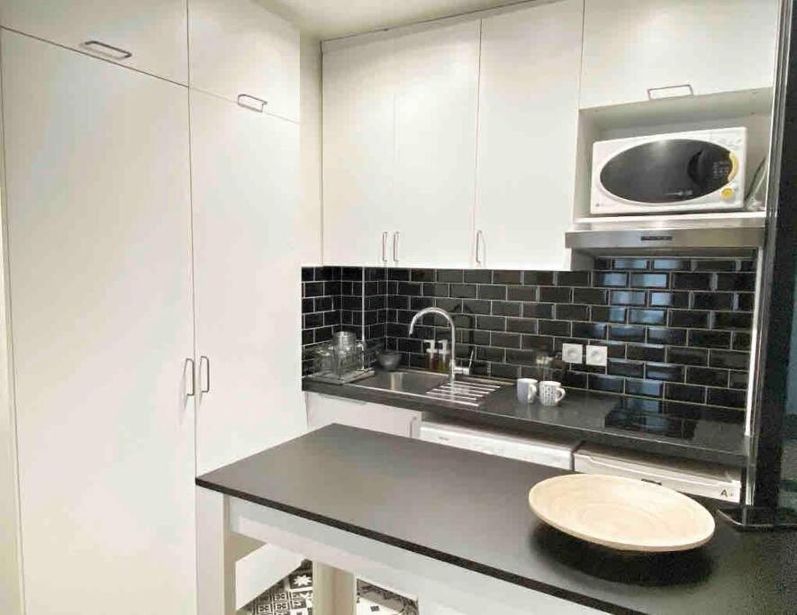 Charming Flat In Montmartre Apartment *