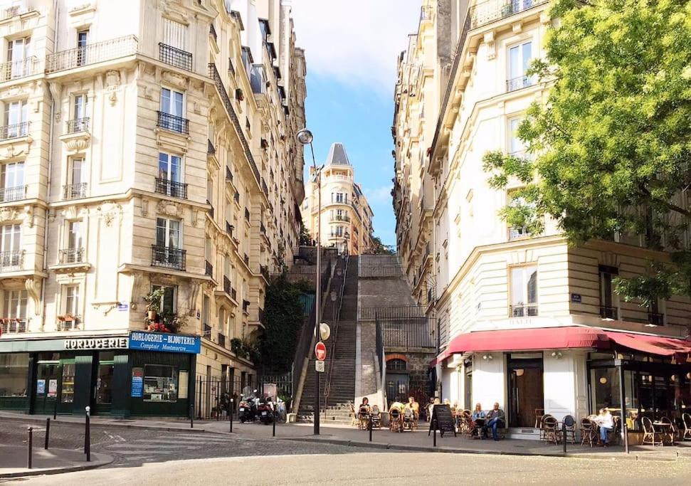Charming Flat In Montmartre
