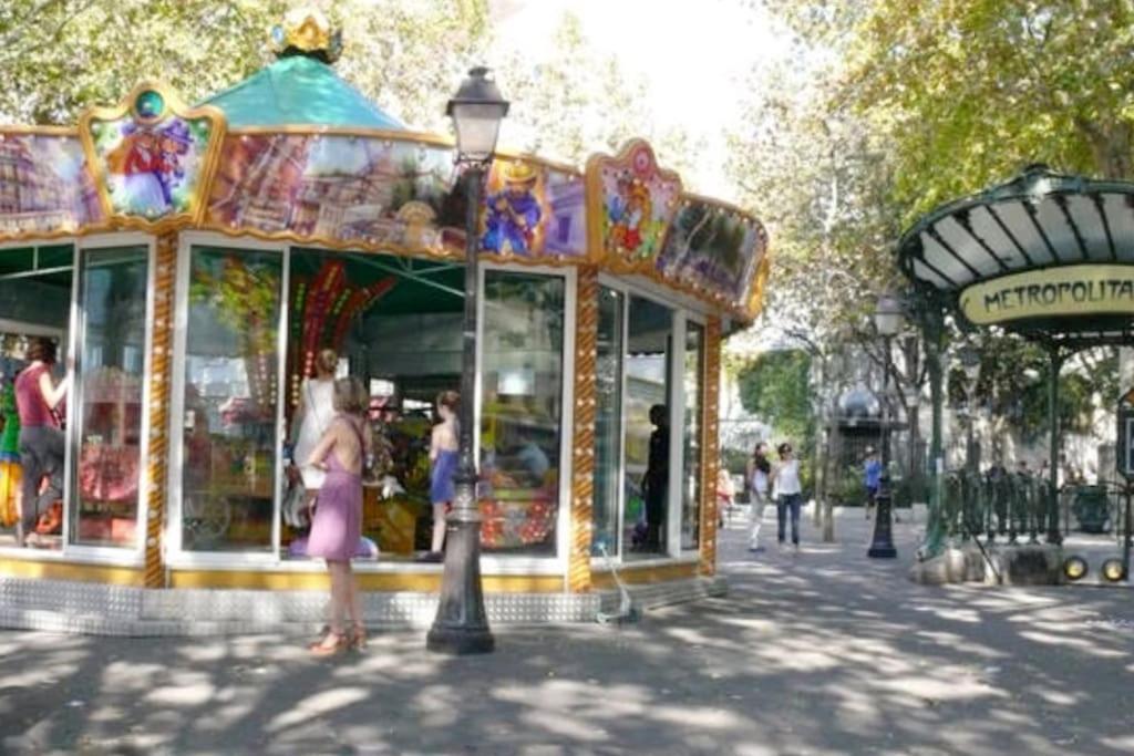 Charming Flat In Montmartre * Paris